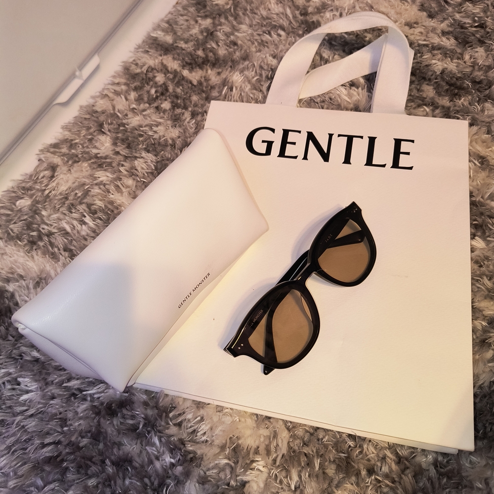 Gentle Monster Black Sunglasses with White Case